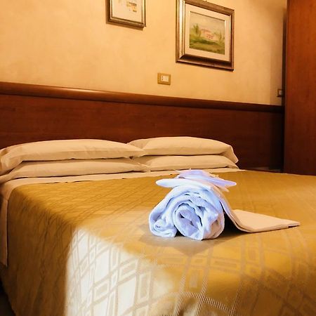 Hotel Casarola - Trigoria Castel di Decima Εξωτερικό φωτογραφία