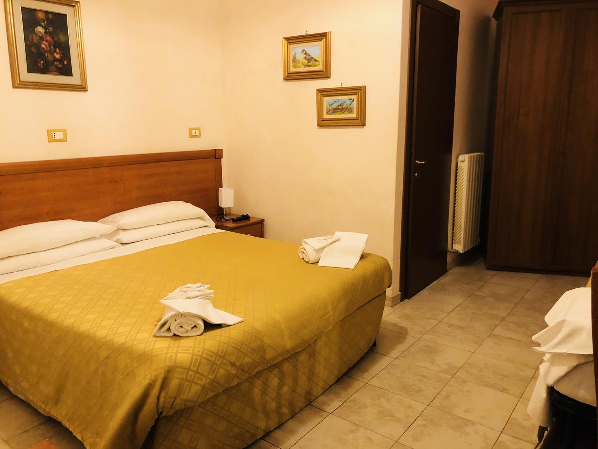 Hotel Casarola - Trigoria Castel di Decima Εξωτερικό φωτογραφία